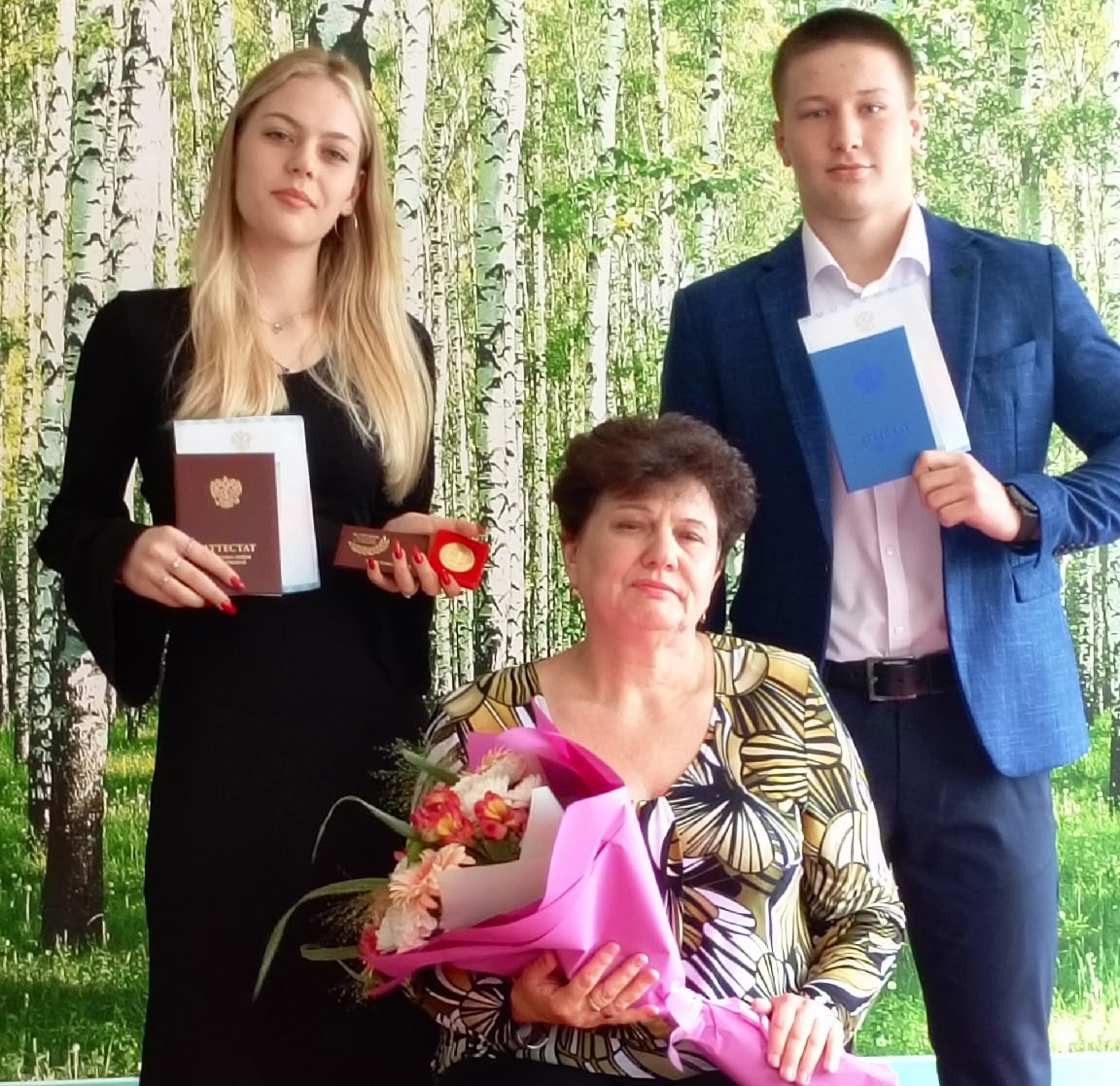 Торжественное вручение аттестатов.